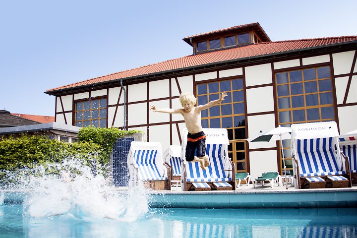 Ab in den Pool im Golf Fleesensee